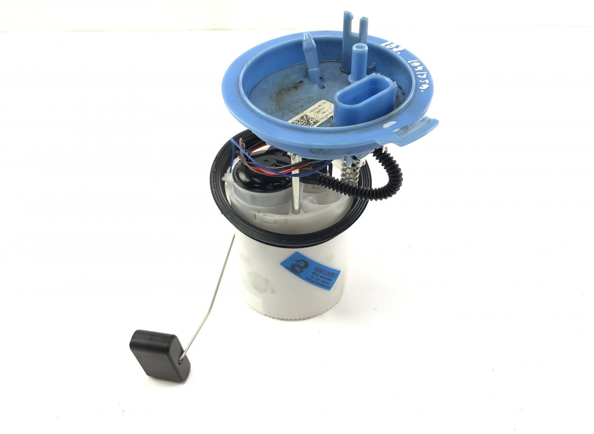 Volkswagen Golf 7 Fuel delivery pump