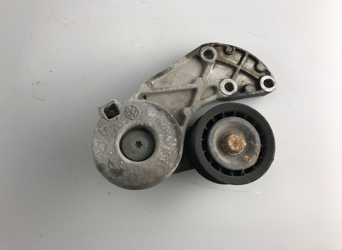 Audi Q7 (4L) Belt tensioner AUDI Q7 (4L) (2006-2015) Belt tensioner E6944A1...