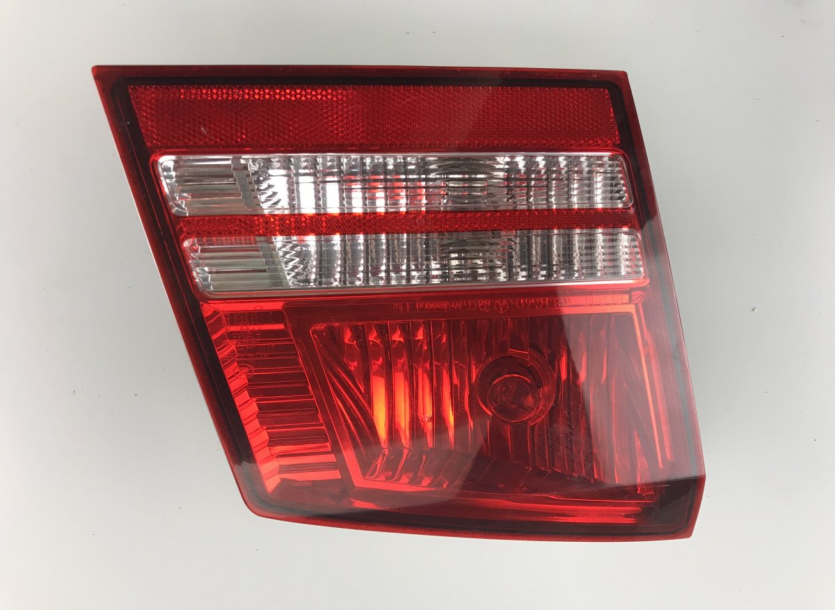 Dodge Journey Inner tail light, left DODGE JOURNEY (2008-2020) Inner tail light, lef...