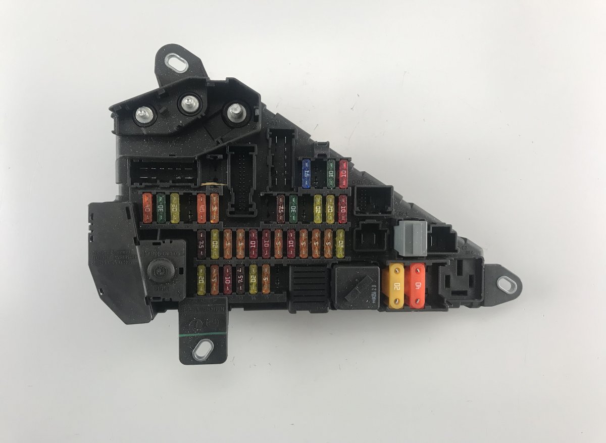 BMW 6 (E63 / E64) Fuse box