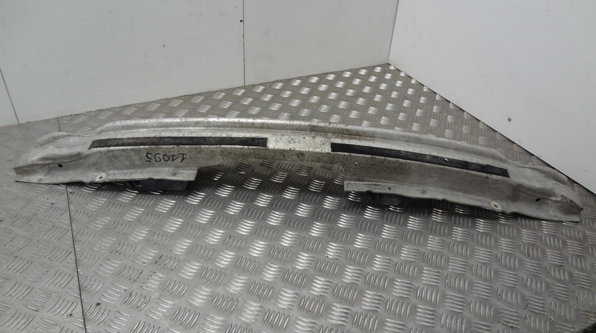 Audi A4 (B6) задний бампер, штифт AUDI A4 (B6) (2000-2004) Rear bumper beam 8E080...