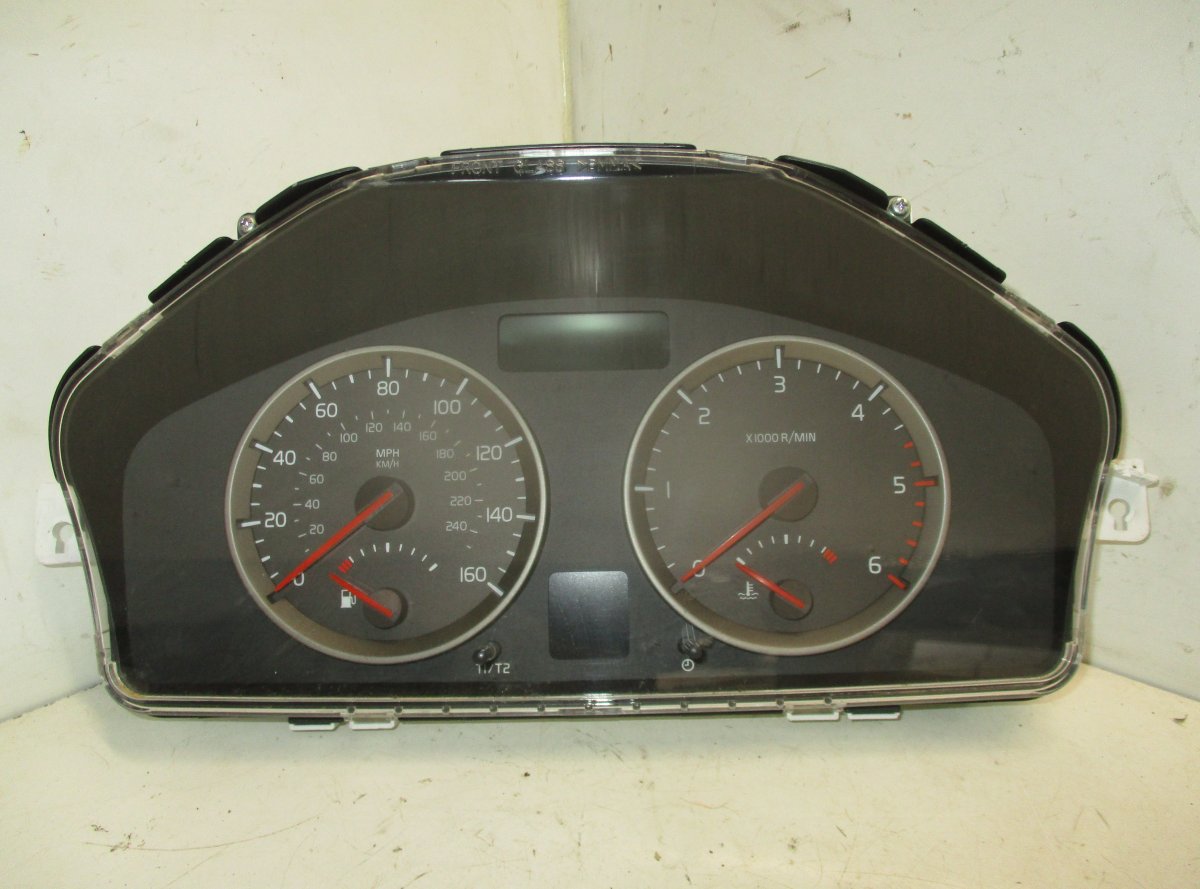 Volvo C30 prietaisai