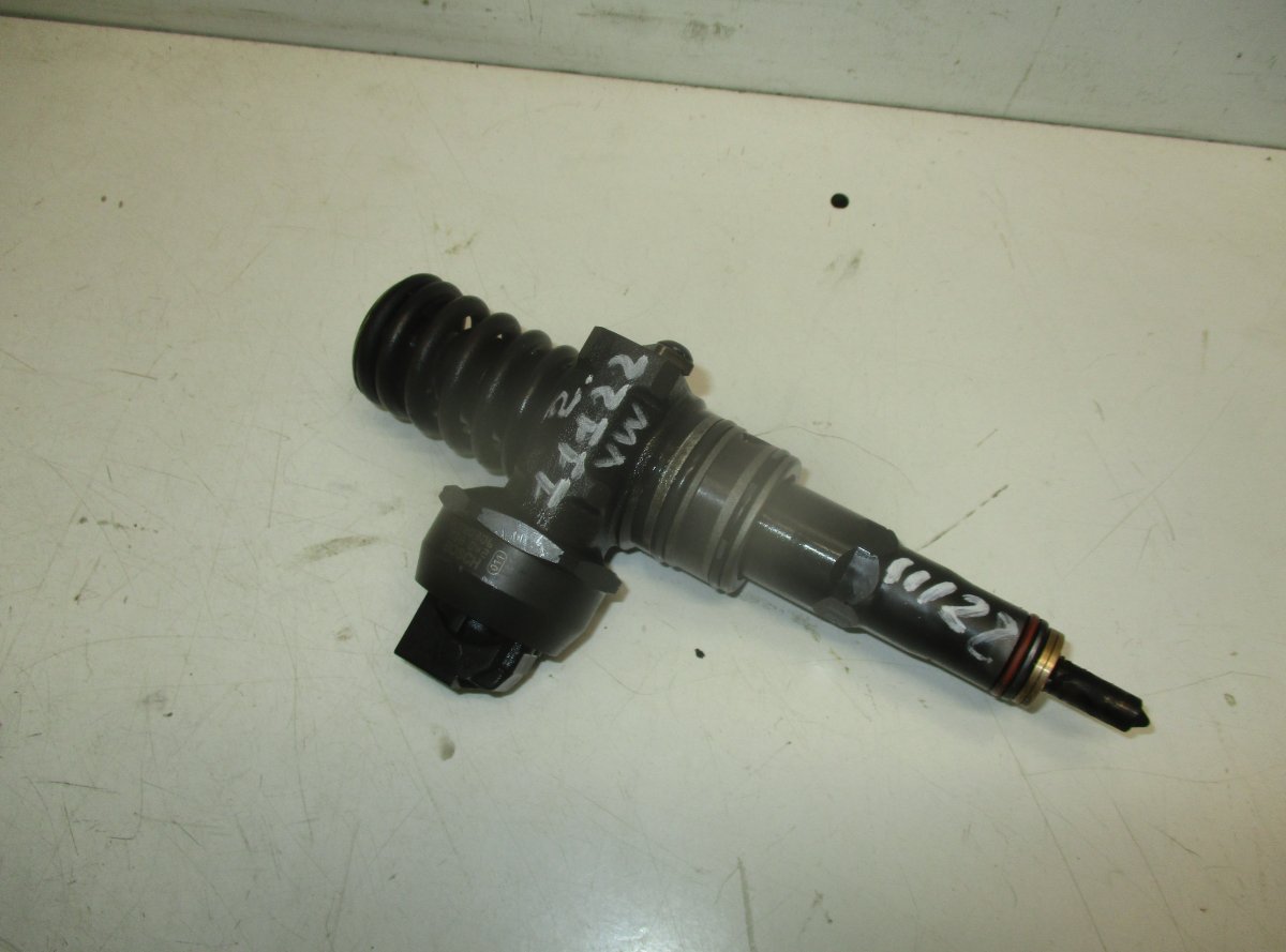 Volkswagen Passat Fuel Injector VW PASSAT B6 (3C) (2005-2010) Fuel Injector 038...