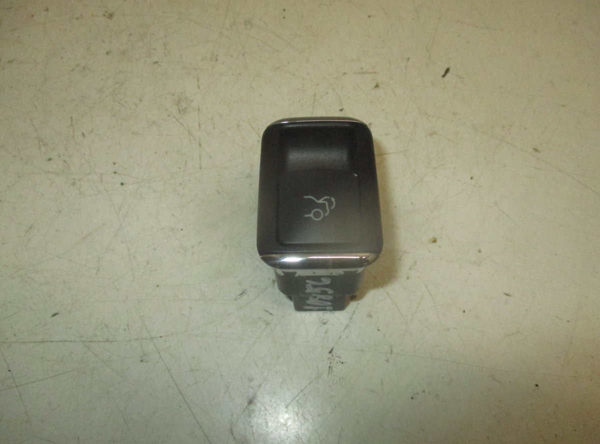 Mercedes-Benz A (W169) Bootlid / tailgate Open Switch MERCEDES-BENZ E-CLASS (W212) (2009-2016) Bootli...