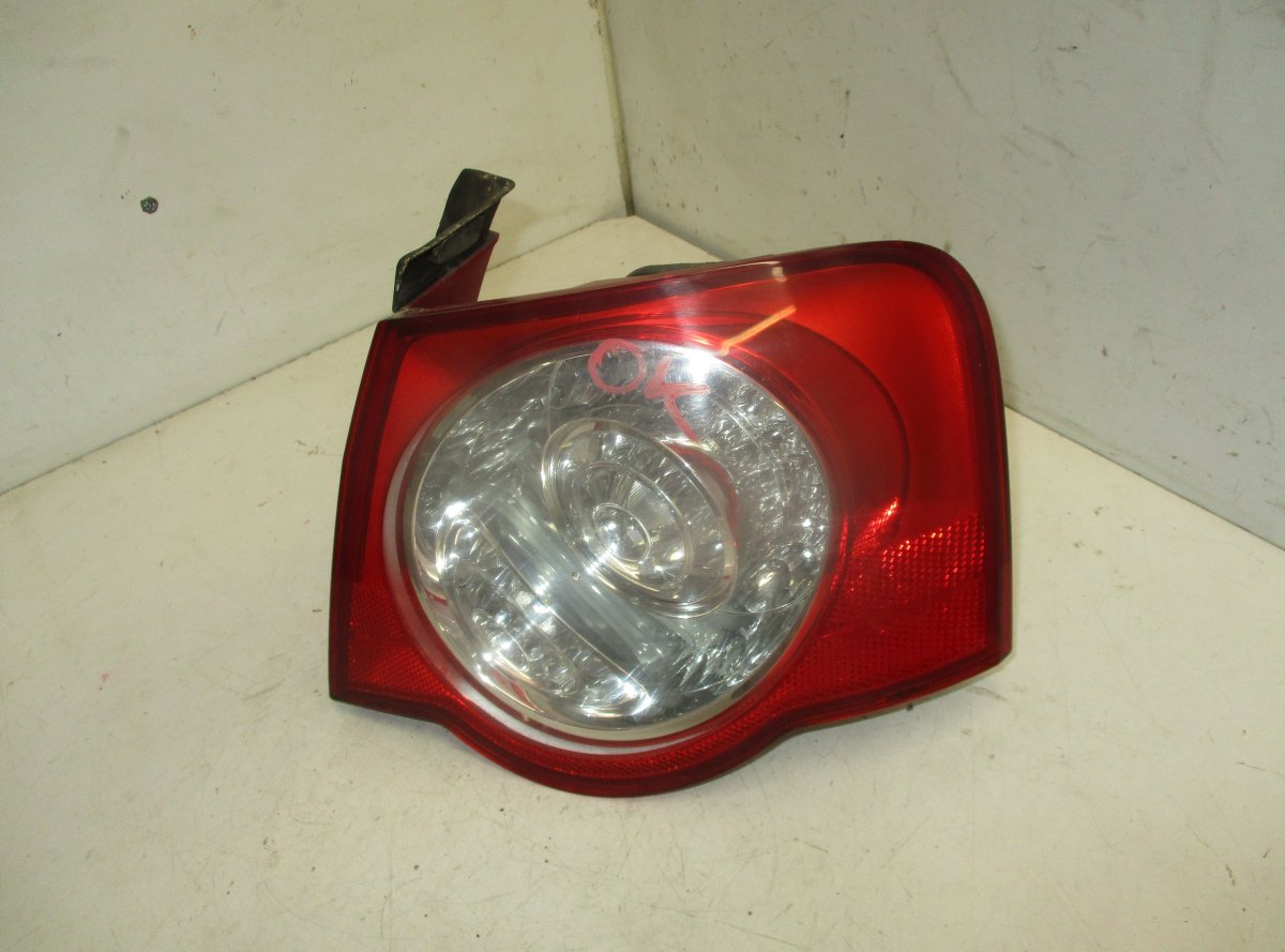 Volkswagen Passat Tail light, right VW PASSAT B6 (3C) (2005-2010) Tail light, right...