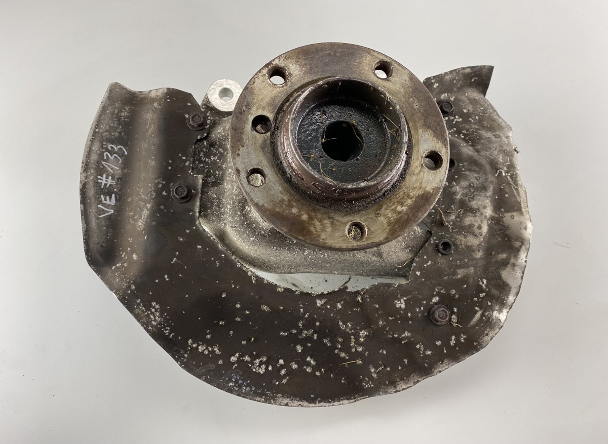 BMW 6 (E63 / E64) Wheel bearing housing front left BMW 6 (E63, E64) (2004-2010) Wheel bearing hous...