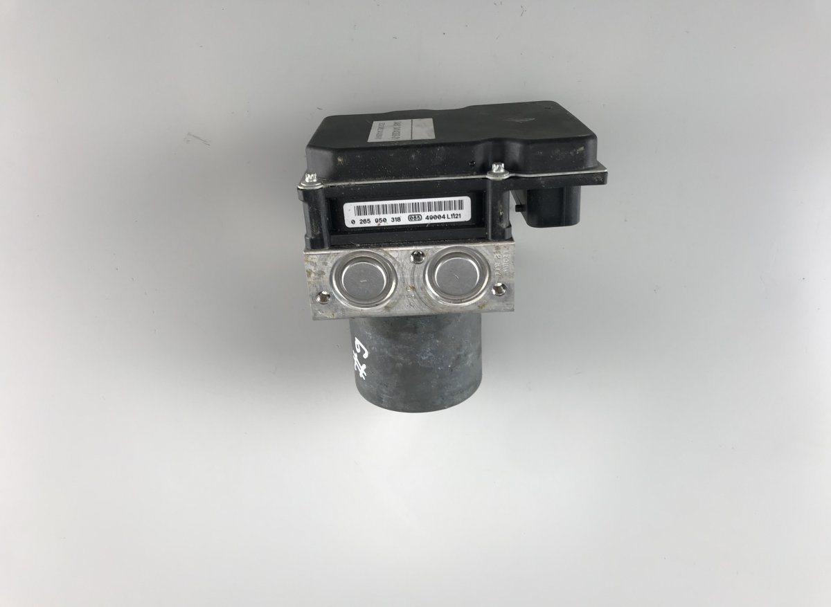 BMW X3 (E83) ABS hydraulic unit / pump BMW X3 (E83) (2004-2012) ABS hydraulic unit / p...