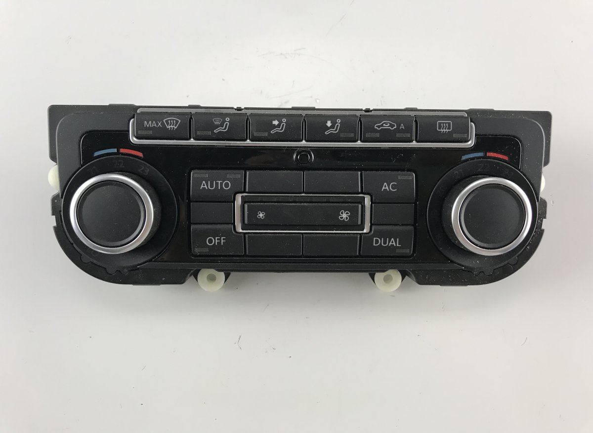Volkswagen Passat (B7) Heater control panel