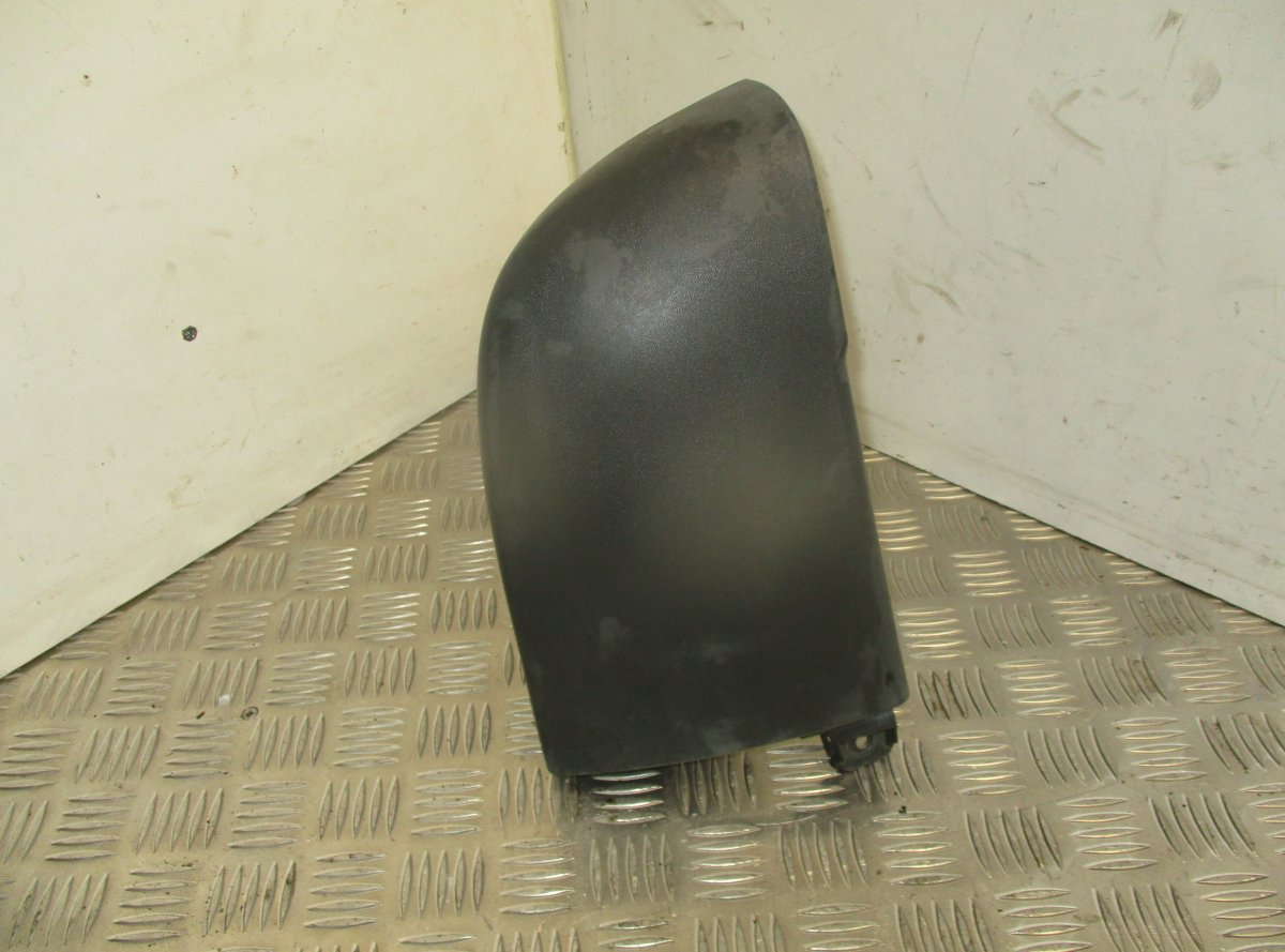 Renault Trafic Plastic cover under taillight right RENAULT TRAFIC II (2001-2015) Plastic cover und...