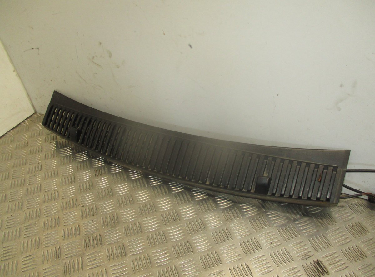Volkswagen Sharan Wiper cowl VW SHARAN I (7M) (1995-2010) Wiper cowl YM21A03...