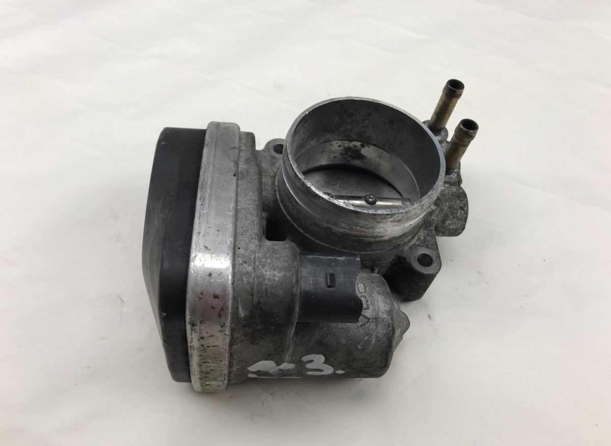 Audi A3 (8L) Throttle body AUDI A3 (8L1) (1996-2003) Throttle body 06F1330...