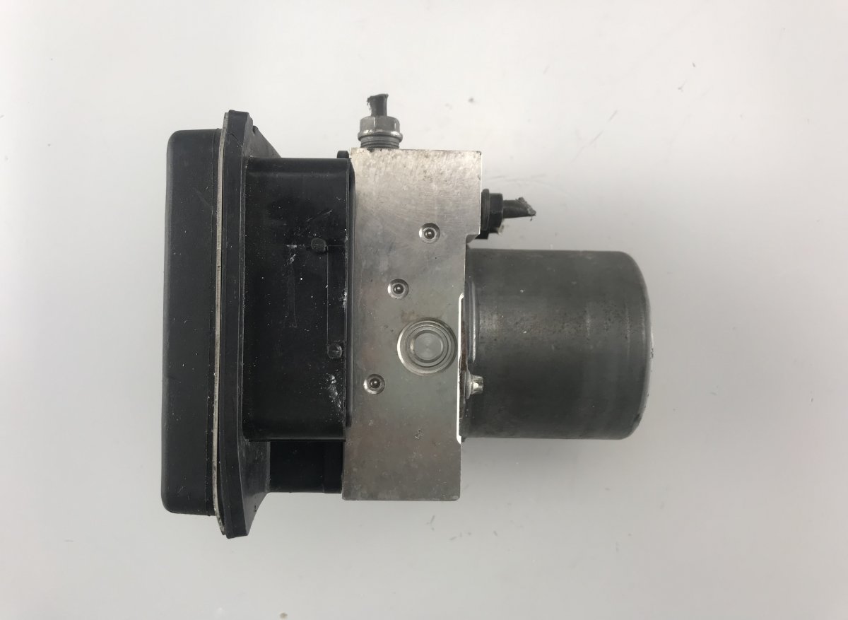 BMW 6 (E63 / E64) ABS hydraulic unit / pump ABS hydraulic unit / pump — BMW 6 (E63, E64) (2...