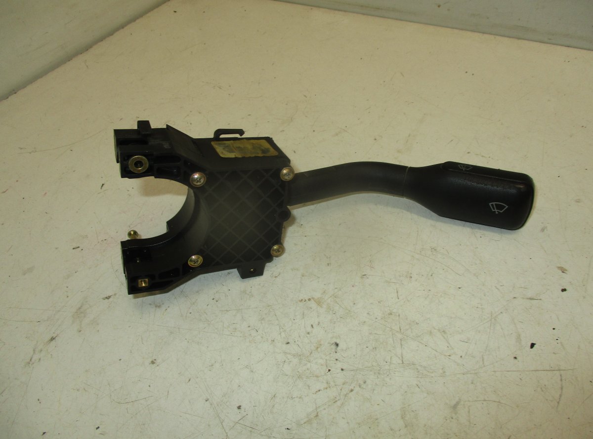 Audi A6 (C4) Wiper Switch AUDI A6 (C4) (1994-1997) Wiper Switch

Generati...