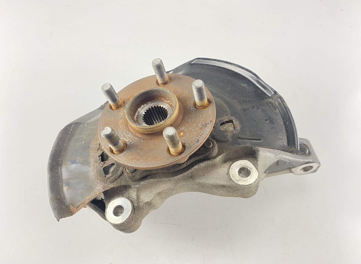 Toyota Prius Wheel bearing housing front right TOYOTA PRIUS III (XW30) (2009-2015) Wheel beari...