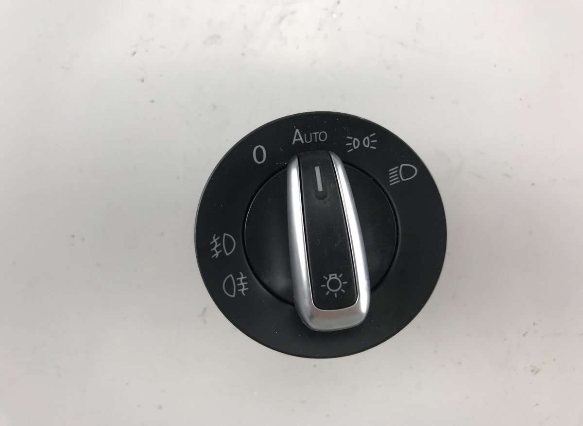 Volkswagen Passat (B7) Headlight Switch