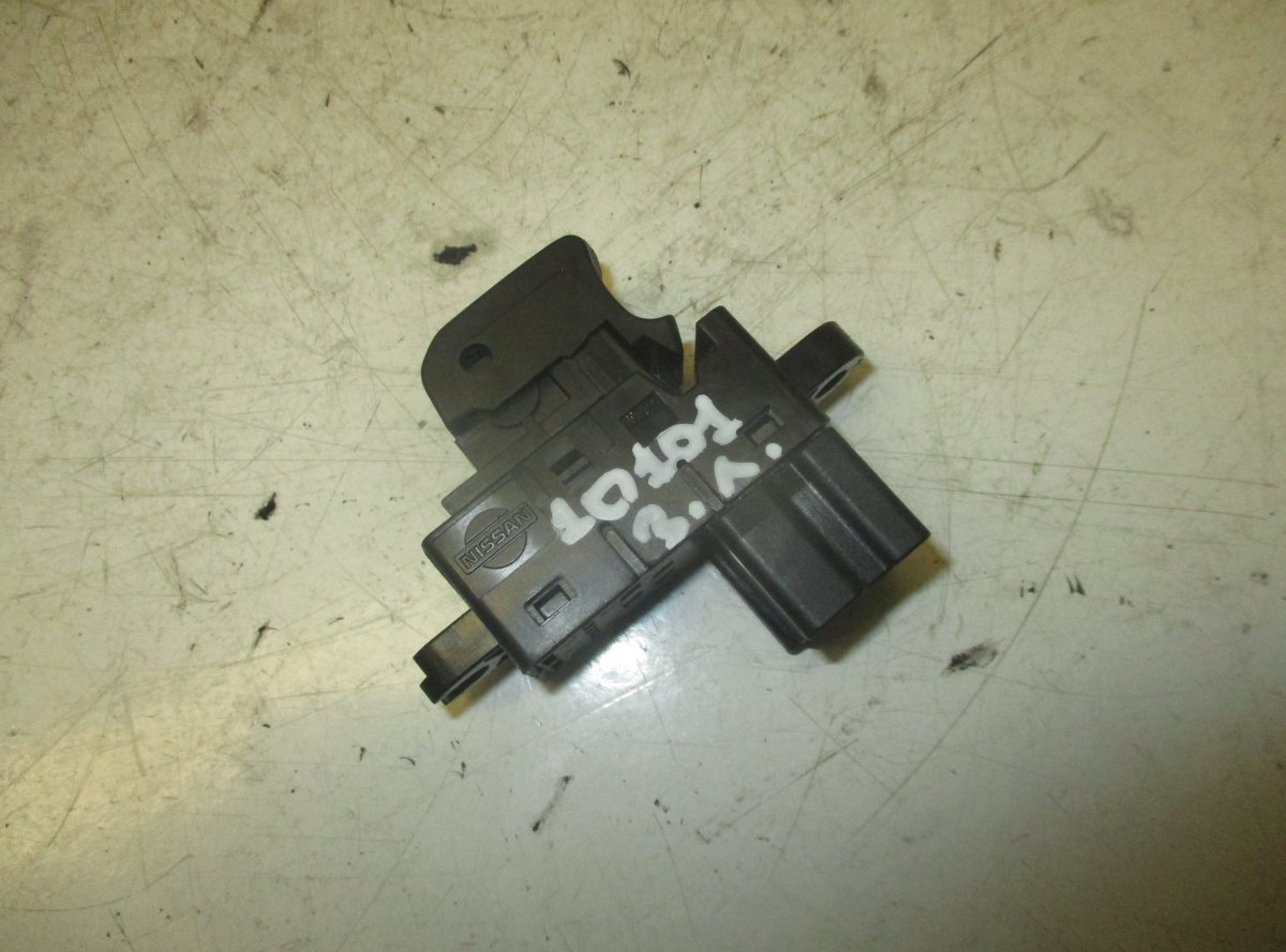Nissan Qashqai Switch For Electric Windows Rear Left NISSAN QASHQAI I (J10) (2007-2013) Switch For E...
