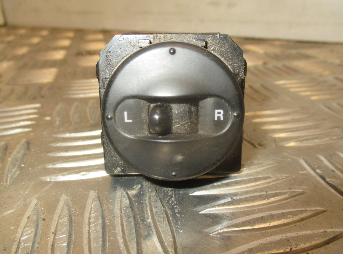 Kia Sorento Mirror Switch KIA SORENTO I (JC) (2002-2009) Mirror Switch

G...