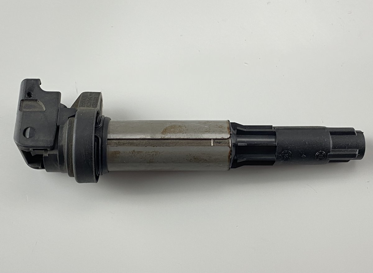 BMW 6 (E63 / E64) süütepool BMW 6 (E63, E64) (2004-2010) Ignition Coil 1712...