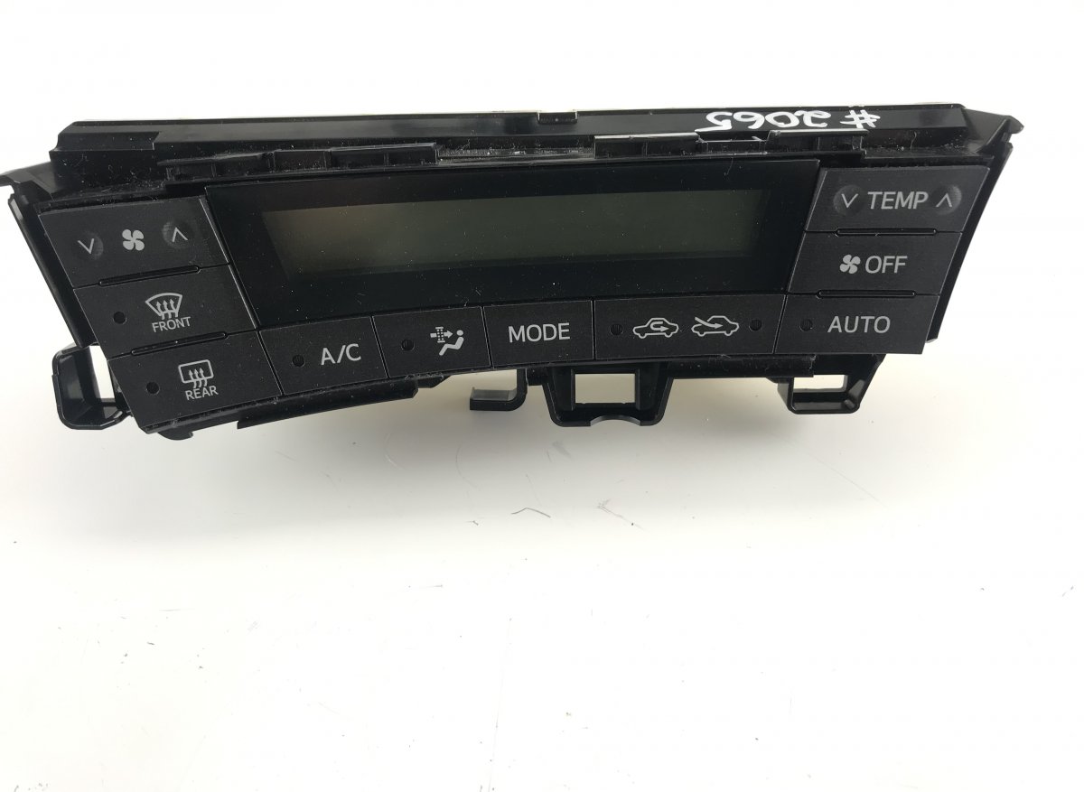 Toyota Prius Heater control panel Heater control panel — TOYOTA PRIUS III (XW30) ...