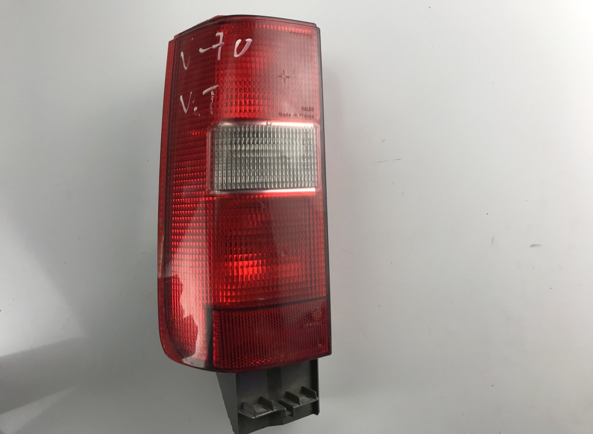 Volvo C70 tail light left VOLVO S70 / V70 / C70 (P80) (1996-2005) Tail li...