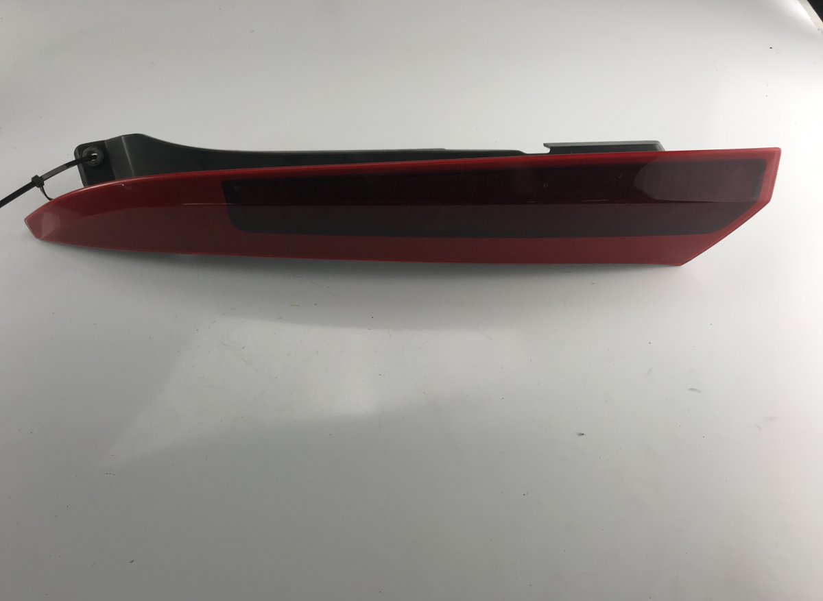 Volvo XC90 tail light left VOLVO XC90 I (2002-2014) Tail light left

Gener...