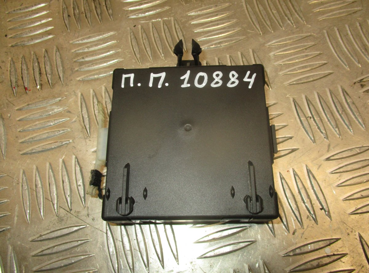 Mercedes-Benz A (W169) Door control unit front right