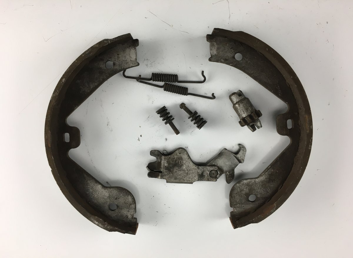 Audi Q7 (4L) Parking brake, other AUDI Q7 (4L) (2006-2015) Parking brake, other

...