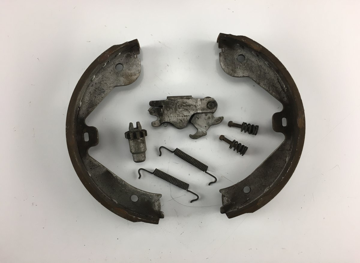 Audi Q7 (4L) Parking brake, other AUDI Q7 (4L) (2006-2015) Parking brake, other

...