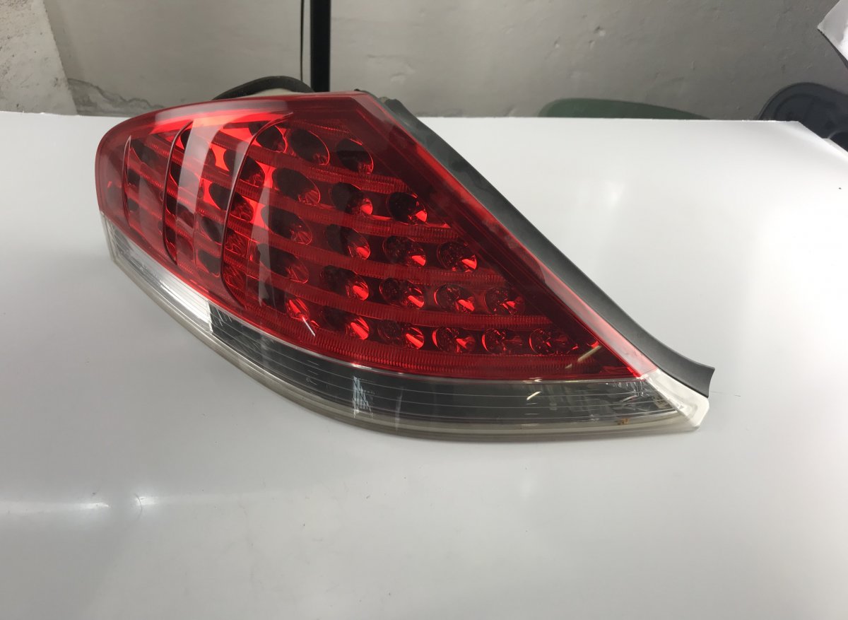 BMW 6 (E63 / E64) tagatuli (vasak) BMW 6 (E63, E64) (2004-2010) Tail light left 69...