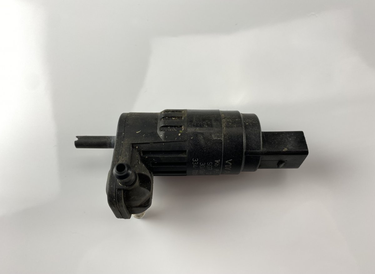 Volkswagen Golf 6 Washer pump Windscreen VW GOLF VI (5K) (2008-2013) Washer pump Windscr...