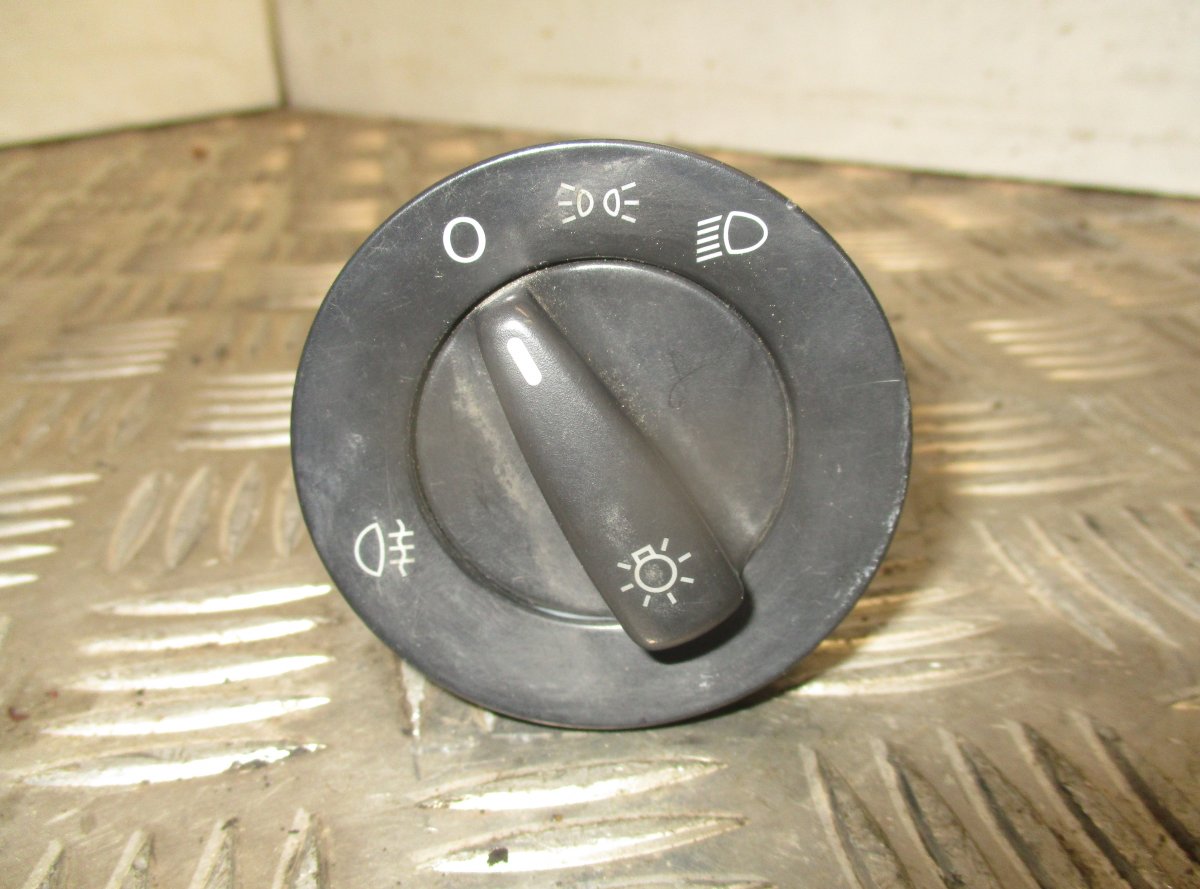 Volkswagen Passat Headlight Switch VW PASSAT B5 (3B2) (1996-2000) Headlight Switch...