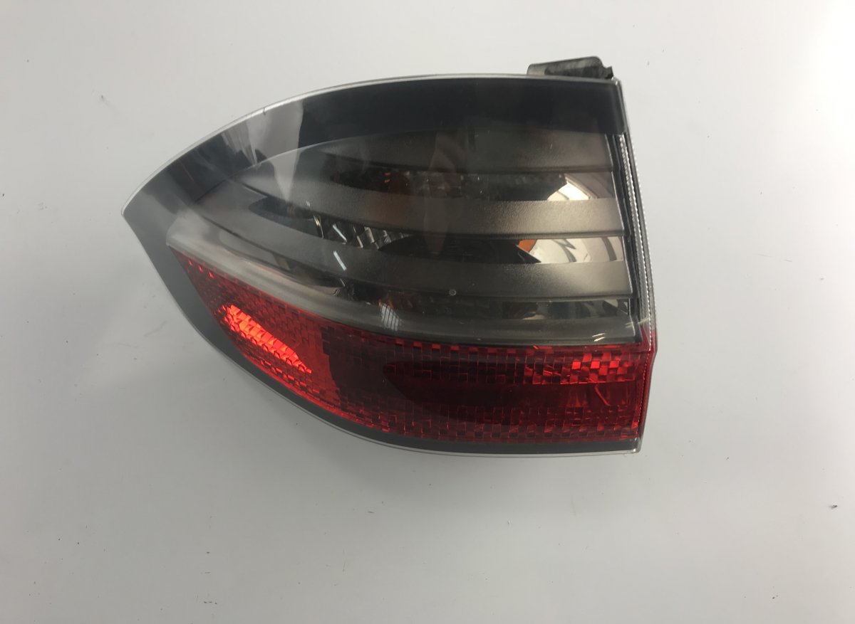 Ford S-Max takavalo (vasen) FORD S-MAX I (2006-2014) Tail light left

Gener...