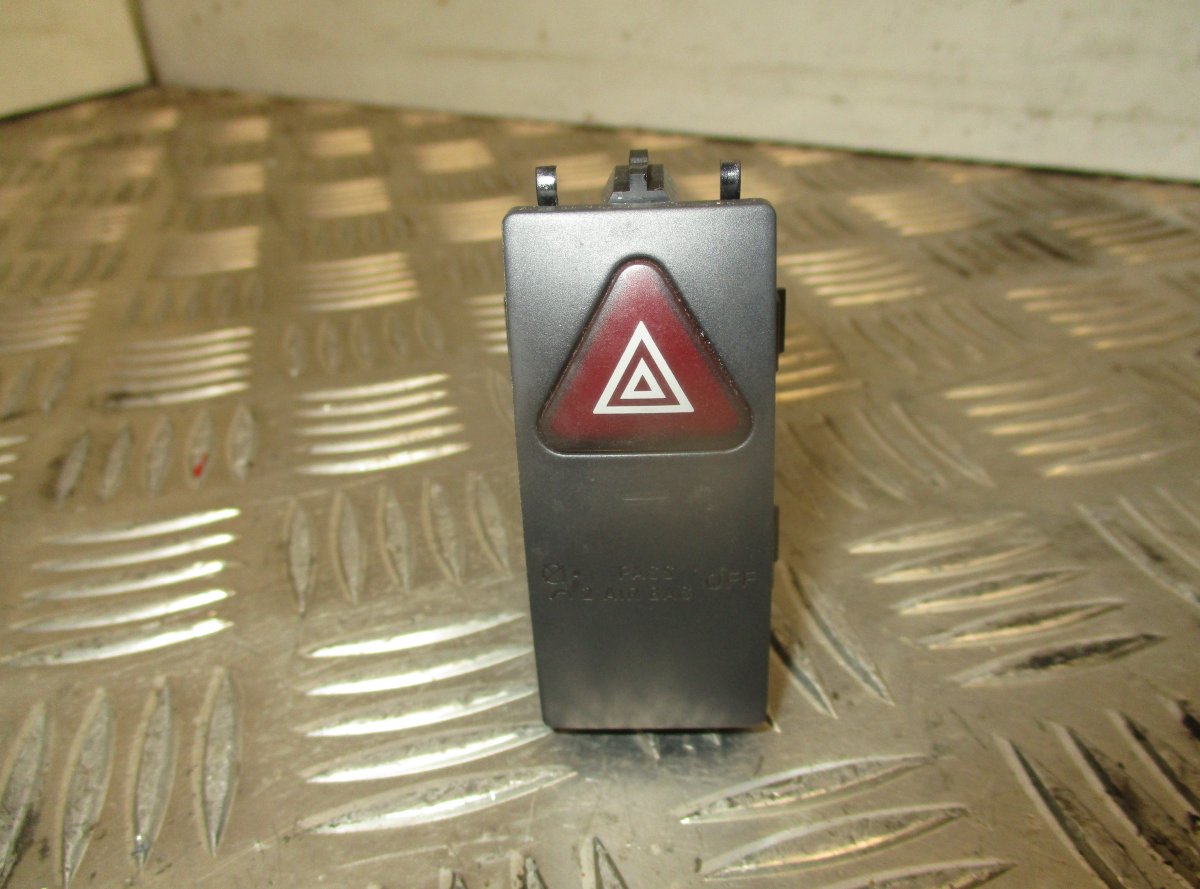 Mercedes-Benz A (W169) Hazard switch MERCEDES-BENZ E-CLASS (W212) (2009-2016) Hazard...