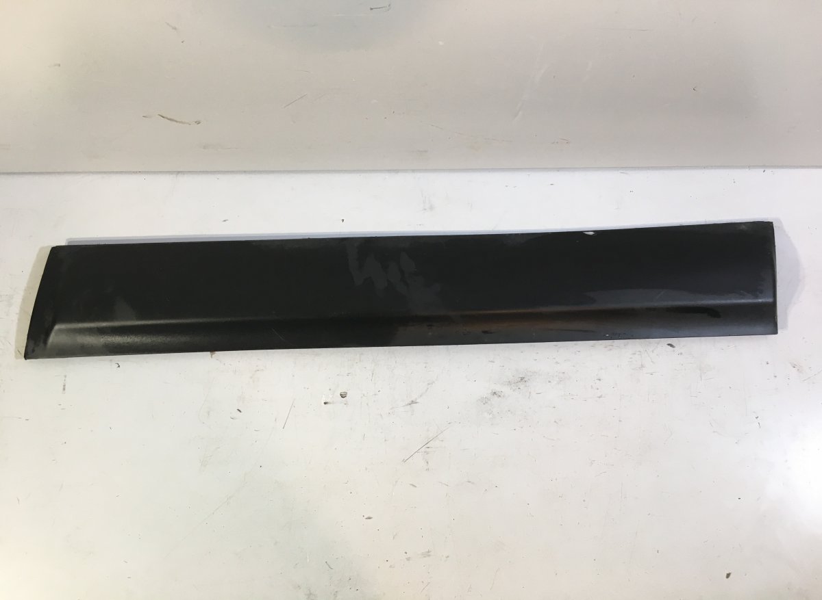 Nissan Qashqai Door lower moulding front right NISSAN QASHQAI I (J10) (2007-2013) Door lower m...
