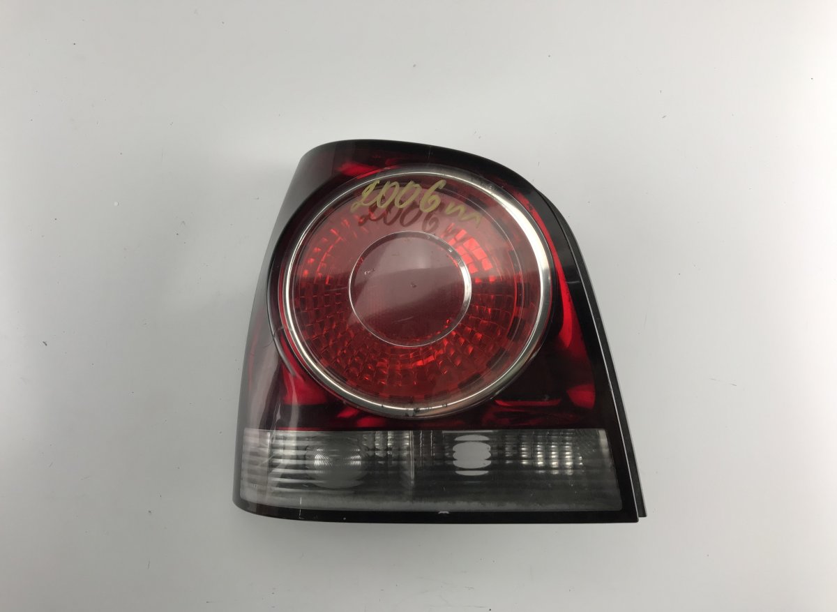 Volkswagen Polo takavalo (vasen) VW POLO (6N, 6V) (1994-2001) Tail light left