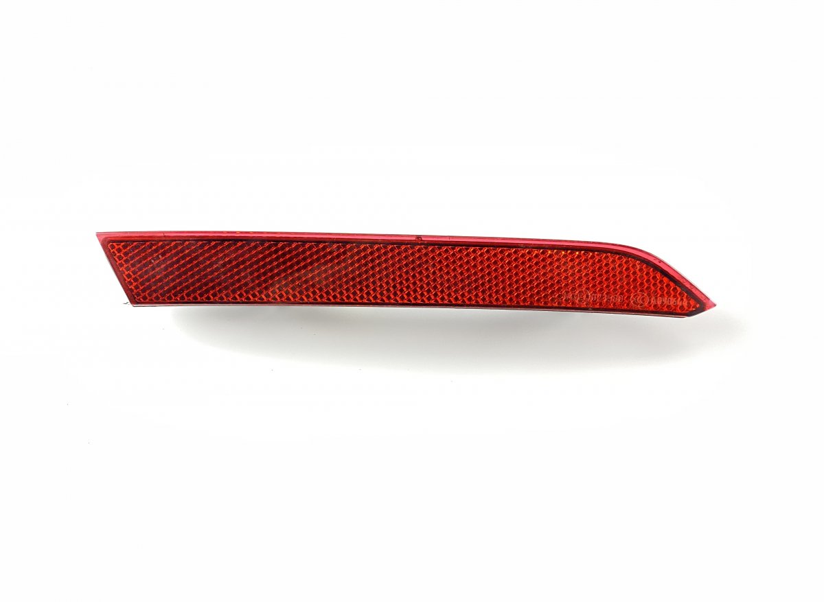 Volkswagen Passat (B8) Extra light / reflector in rear bumper right VW PASSAT B8 (3G) / ALLTRACK (2014-2023) Extra ...