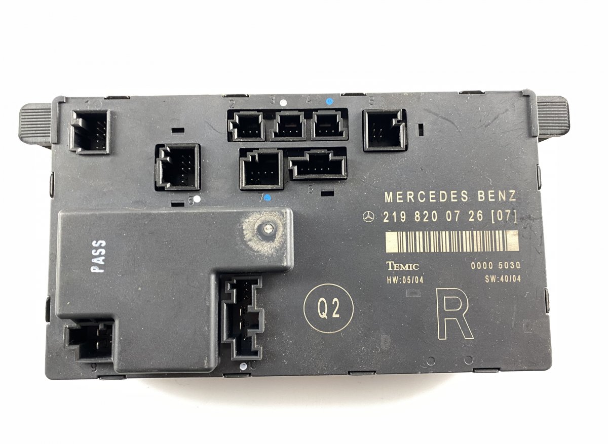 Mercedes-Benz CLS (C219) Door control unit front right MERCEDES-BENZ CLS (C219) (2004-2010) Door contr...