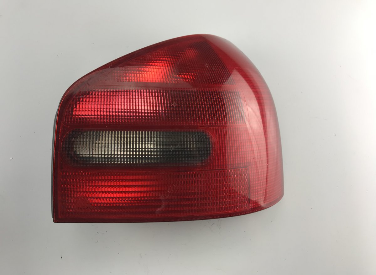 Audi A3 (8L) Tail light, right AUDI A3 (8L1) (1996-2003) Tail light, right 8L0...