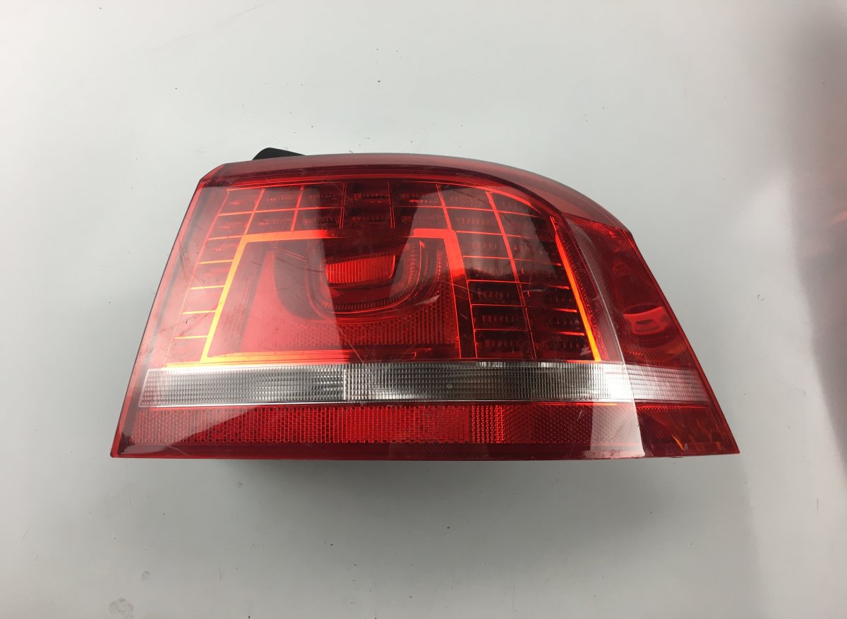 Volkswagen Passat (B7) Tail light, right VW PASSAT B7 / ALLTRACK (2010-2015) Tail light,...