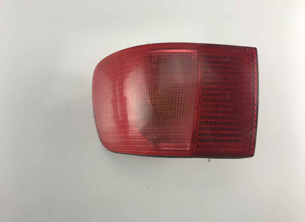 Audi A8 (D2) Tail light, right AUDI A8 (4D2, 4D8) (1994-2002) Tail light, righ...