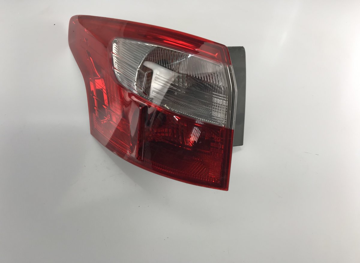 Ford Focus takavalo (vasen) FORD FOCUS III (2010-2018) Tail light left BN51...