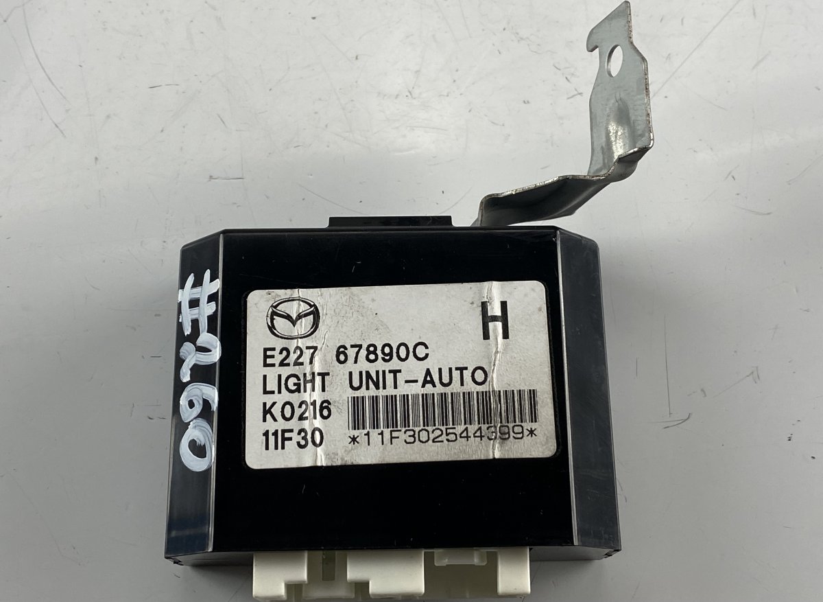Mazda CX-7 Lights control unit MAZDA CX-7 (ER) (2006-2014) Lights control unit...