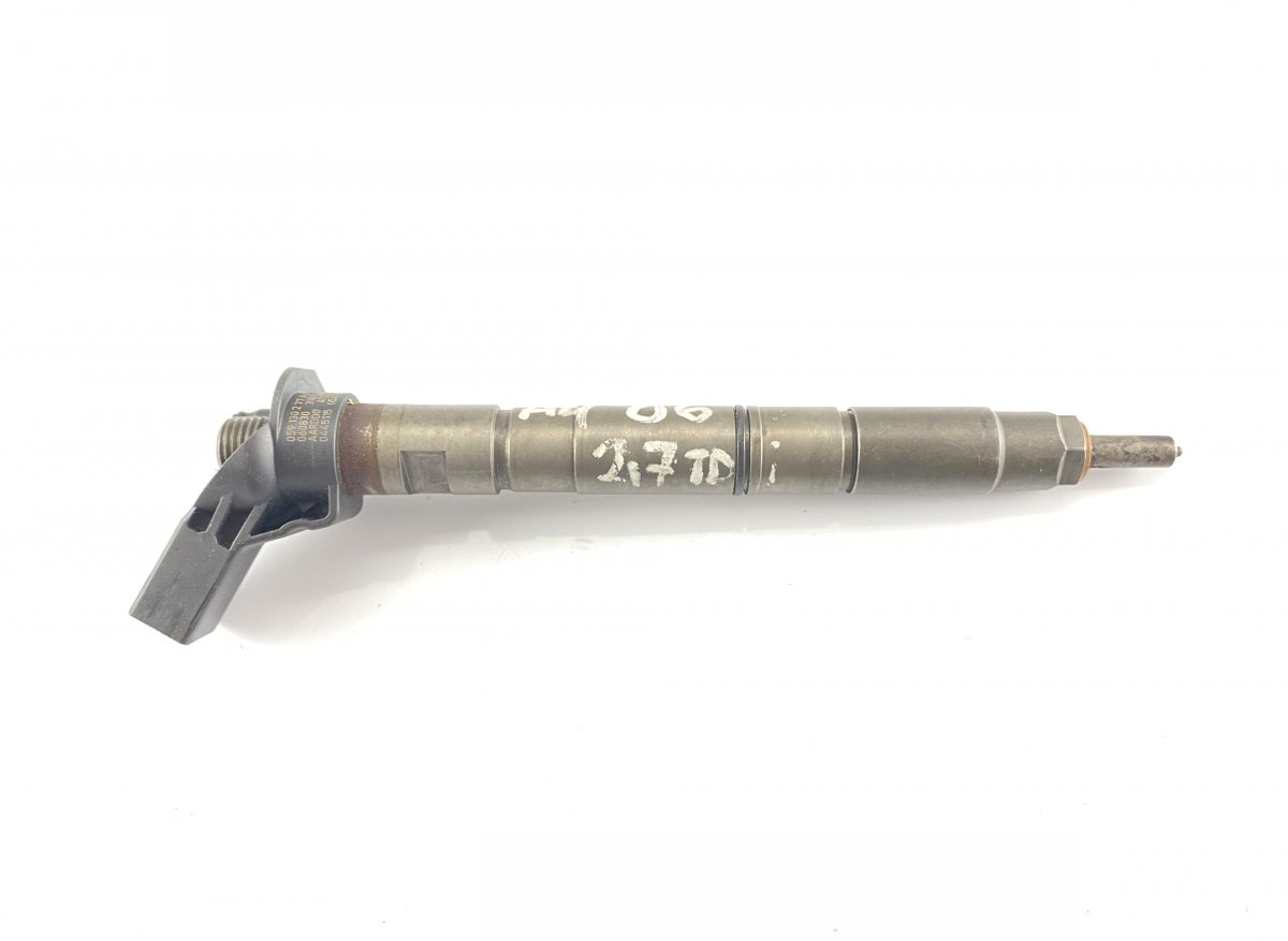 Audi A4 (B7) Fuel Injector AUDI A4 (B7) (2004-2008) Fuel Injector 05913027...
