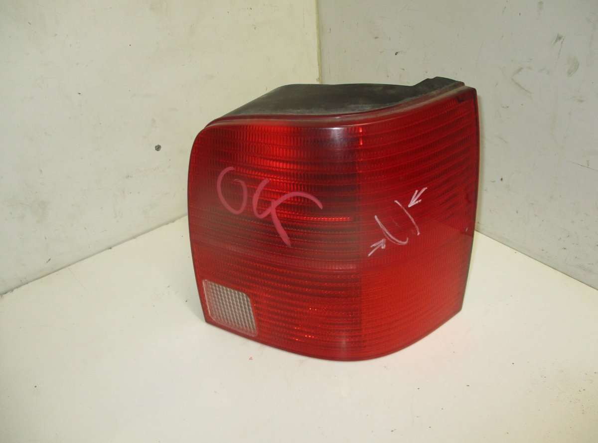 Volkswagen Passat Tail light, right VW PASSAT B5 (3B2) (1996-2000) Tail light, righ...