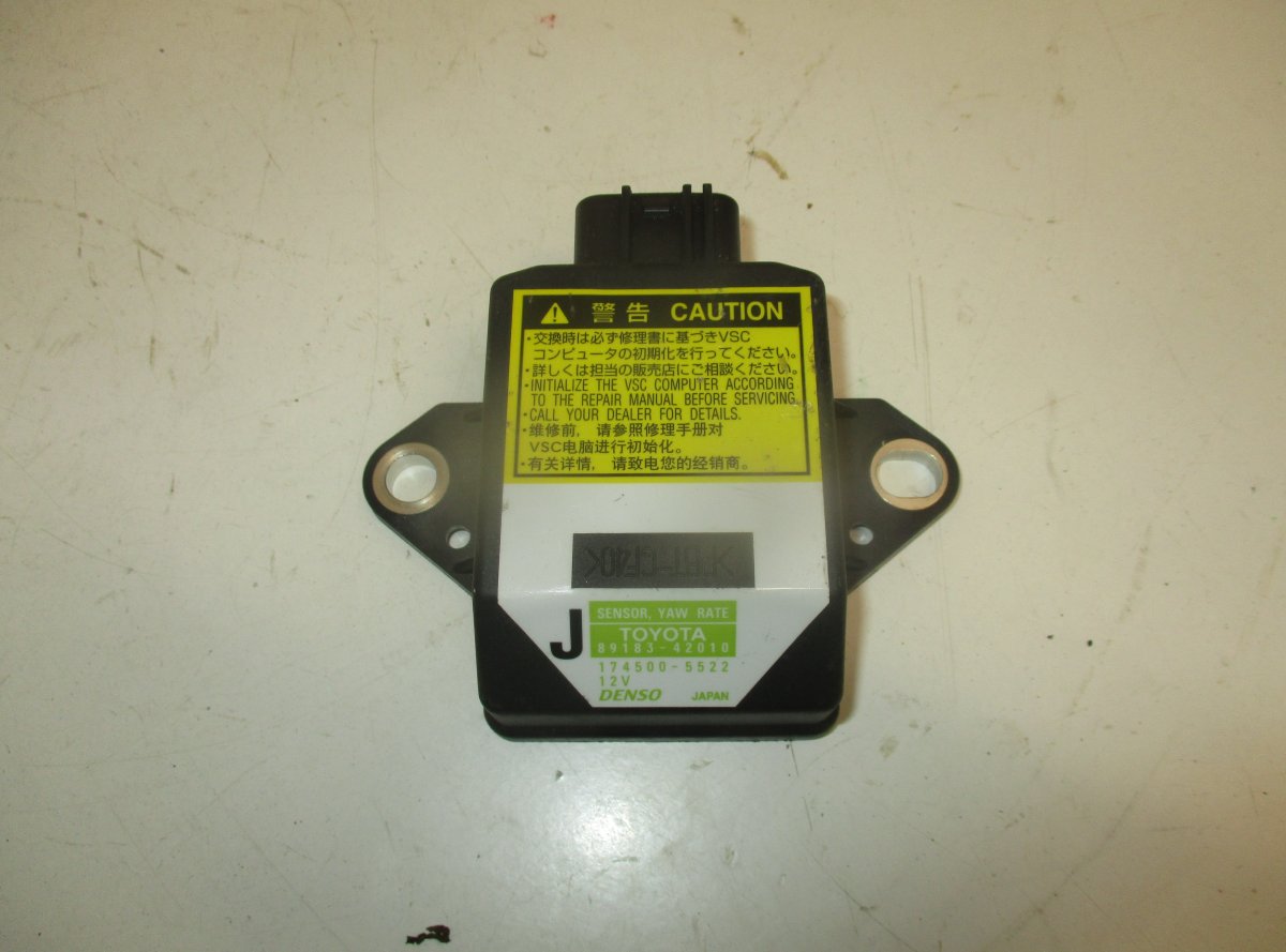 Toyota RAV4 (XA30) Yaw rate / kiertonopeus tunnistin TOYOTA RAV 4 III (XA30) (2005-2012) YAW rate se...