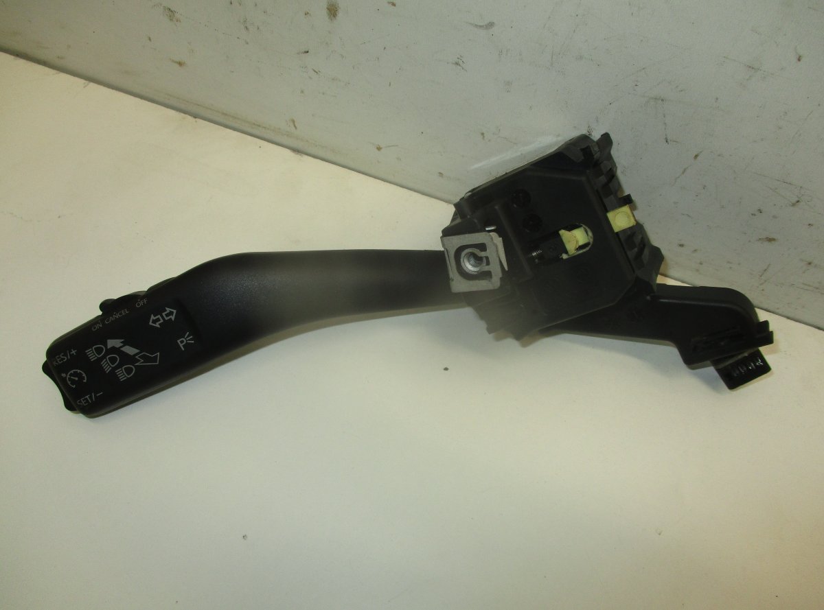 Skoda Superb (3T) Indicator switch SKODA SUPERB II (3T4, 3T5) (2008-2015) Indicato...