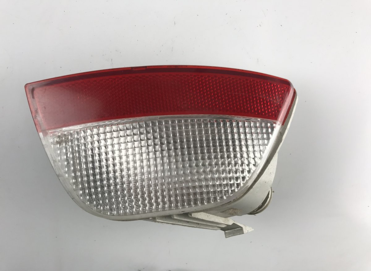 Ford Focus Extra light / reflector in rear bumper right