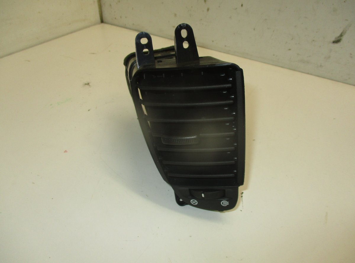 Kia Sorento Air Vent Center Front KIA SORENTO I (JC) (2002-2009) Air Vent Center ...