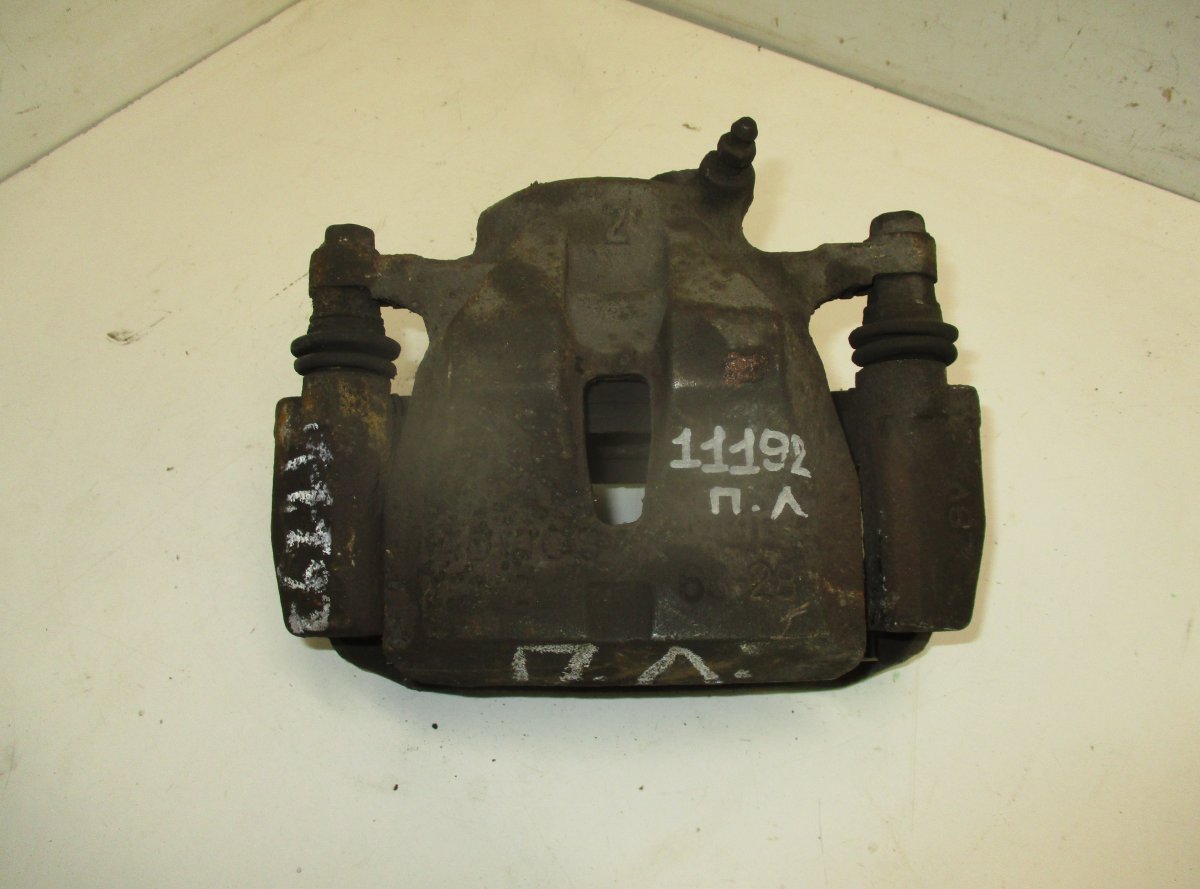 Toyota RAV4 (XA30) Brake caliper Front left TOYOTA RAV 4 III (XA30) (2005-2012) Brake calip...