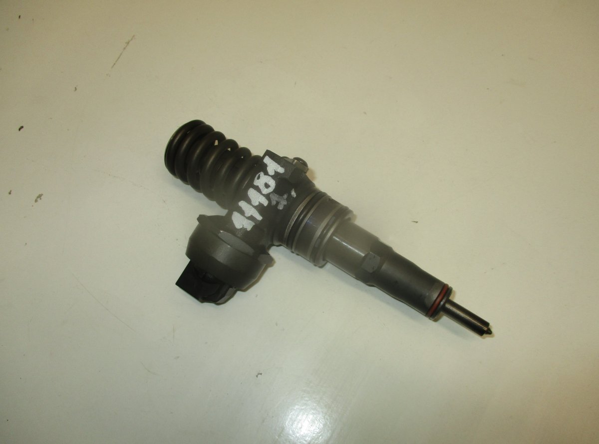 Skoda Superb (3T) Fuel Injector Fuel injector — SKODA SUPERB II (3T4, 3T5) (200...